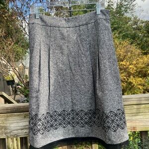 Ann Taylor Loft Black/Grey Tweed Skirt With Sequins Size 10 Preowned Side Zipper